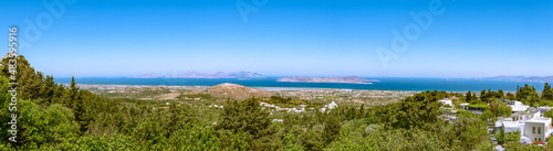 Panorama der Aussicht von Zia auf der griechischen Insel Kos   ber die K  ste zum t  rkischen Festland