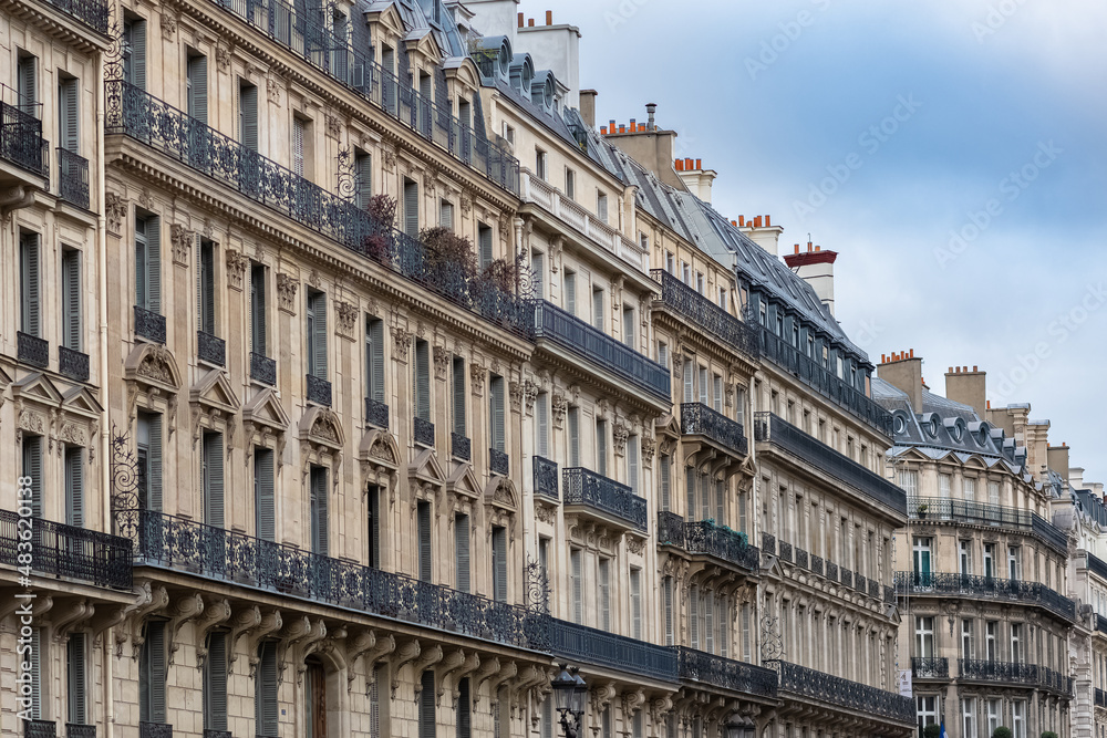 Paris, beautiful building avenue de l’Opera, in a luxury area in the center Paris, beautiful building avenue de l’Opera, in a luxury area in the center