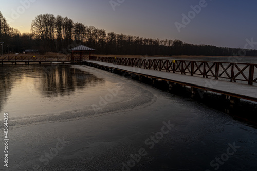 Jezioro , Polska , zachód słońca © Daniel Folek