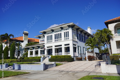 Tampa, FL, USA - 01 19 2022: Beautiful Hillsborough bay bayshore waterfront house in Tampa, Florida © Feng