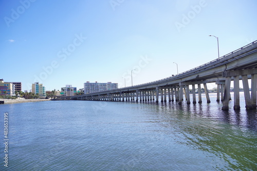 Beautiful bridge on Tampa bay in Tampa, Florida © Feng
