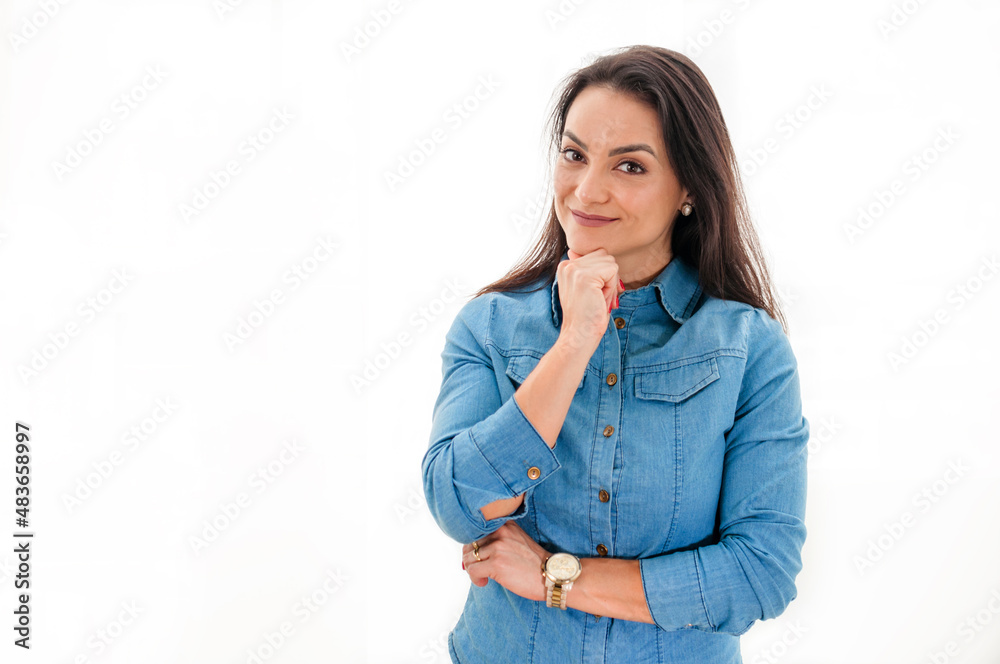 A mulher empreenderora em um ensaio fotográfico corporativo. A mulher empreenderora em um ensaio fotográfico corporativo.