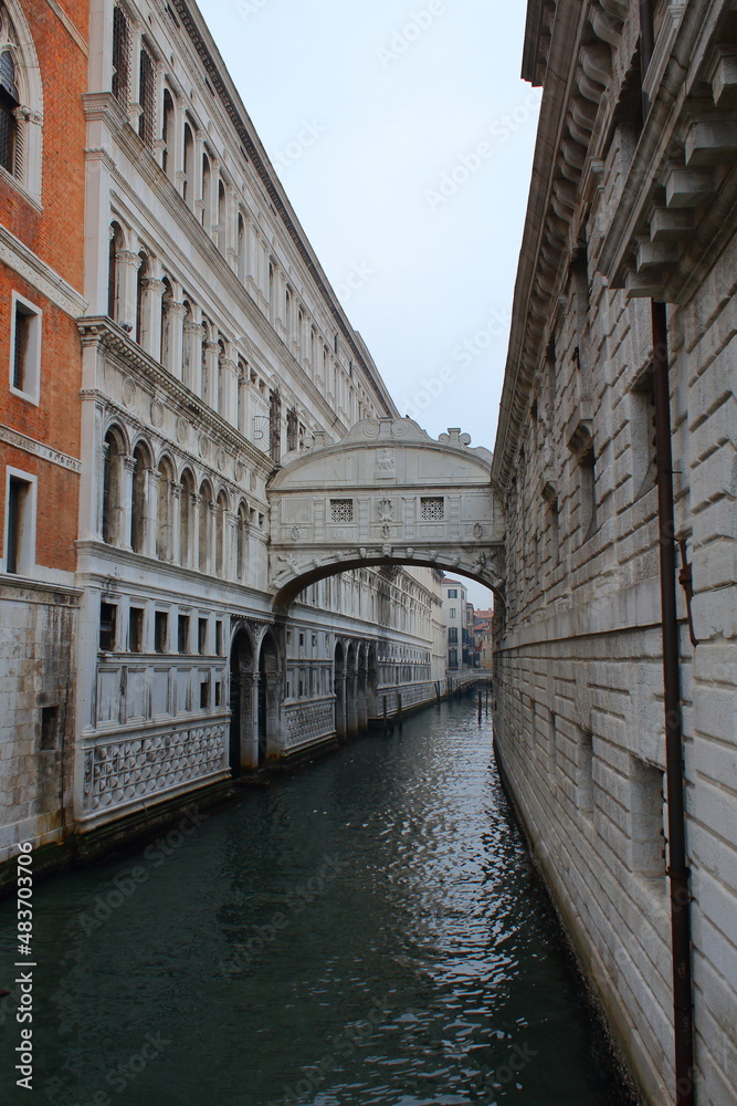 Bridge of Sighs, Ponte dei Sospiri in Venice, Italy. Venice's famous Bridge of Sighs was designed by Antonio Contino and was built at the beginning of the 17th century.