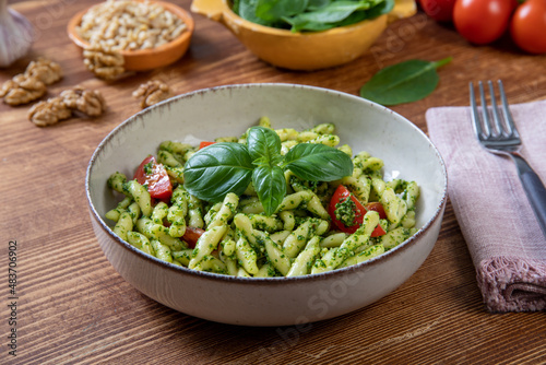 pasta con pesto di spinaci