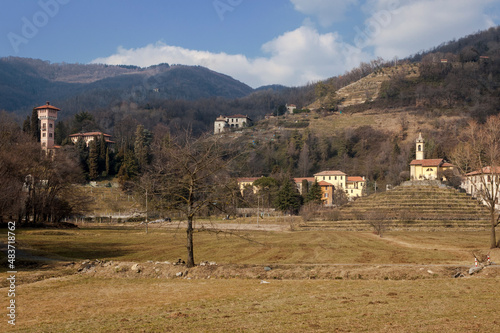 Mondonico, Como. Panorama con ville e monti photo