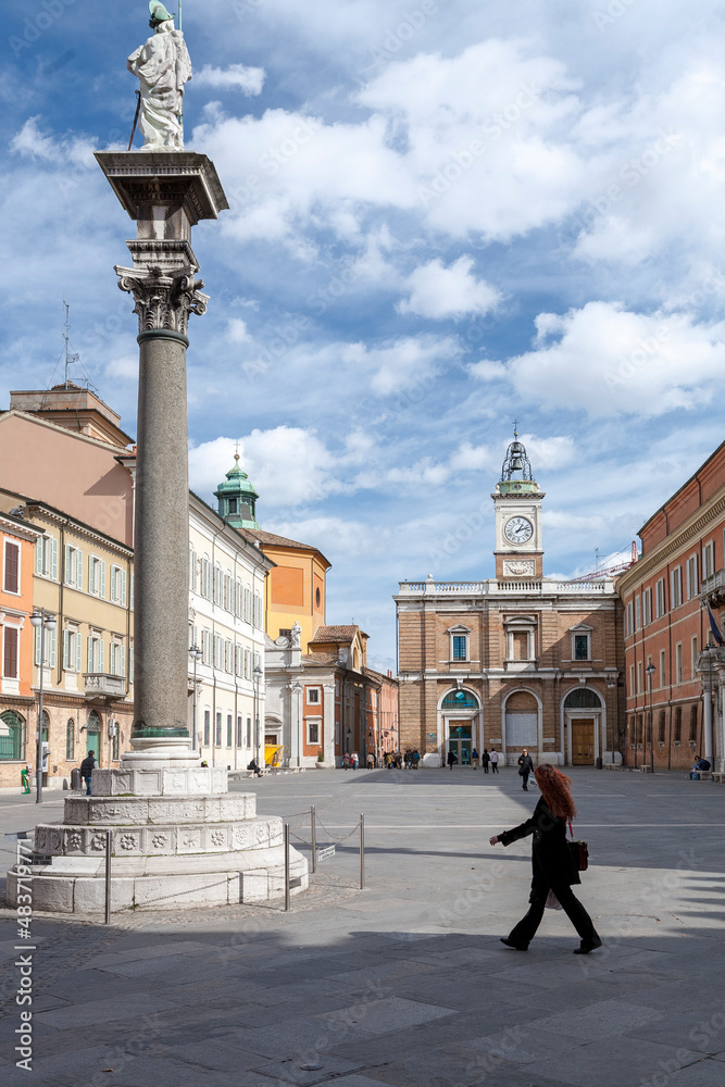 Ravenna. Piazza del Popolo con le Colonne veneziane verso Palazzo Merlato