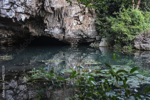 Laos - By Vincent Kuyvenhoven