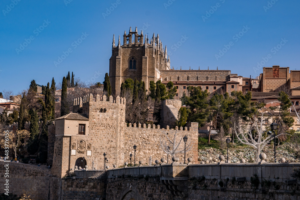 Puente Alcántara, Iglesia de San Juan de los Reyes, Toledo, Castilla la Mancha, España