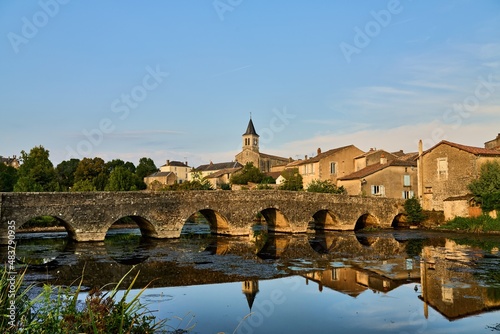 stone bridge with arches in Sanxay © T_Star