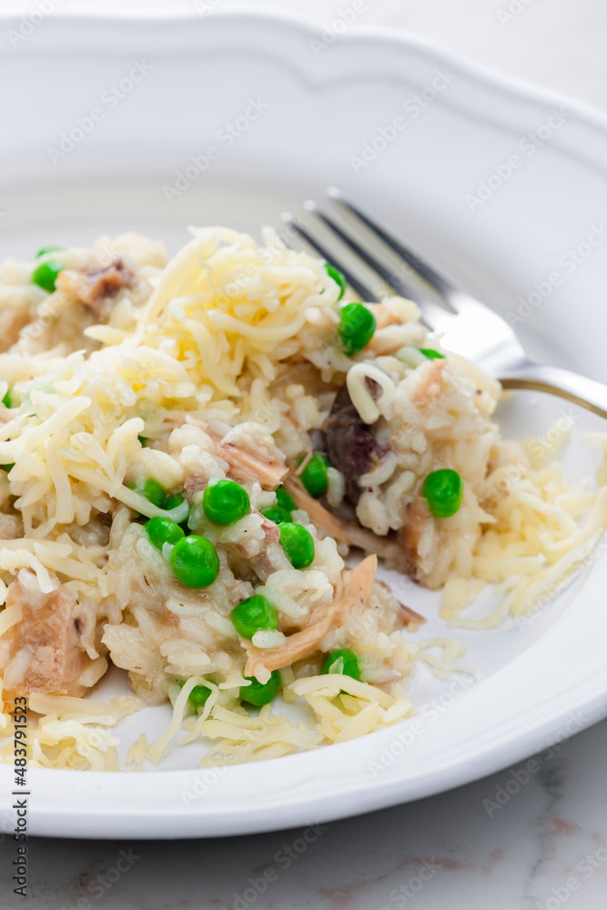 Czech risotto with poutry meat and green peas