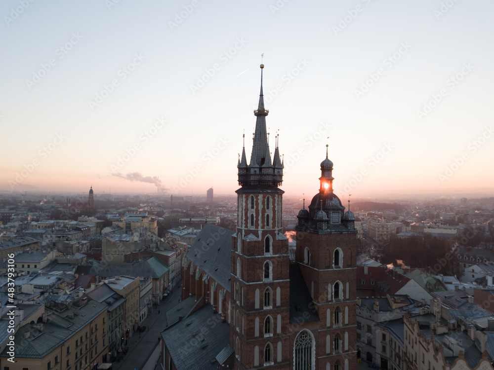 Kraków wschód słońca nad Rynkiem Głównym - obrazy, fototapety, plakaty 