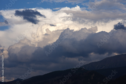 Fototapeta Naklejka Na Ścianę i Meble -  time clouds over the mountains