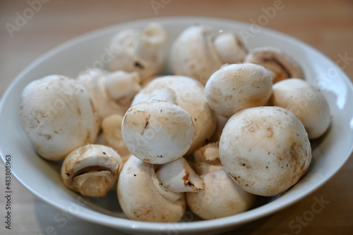 fresh button mushrooms, vegan and vegetarian food preparation 