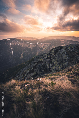 Foto Sunset from the highest Czech mountain Snezka