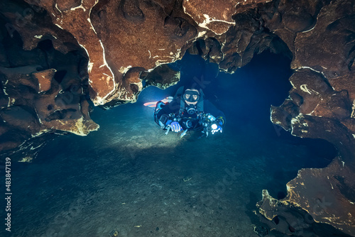 Cave Diving in the Wonder Tunnel of Devil's Eye Spring, Ginnie Springs Outdoors, Florida