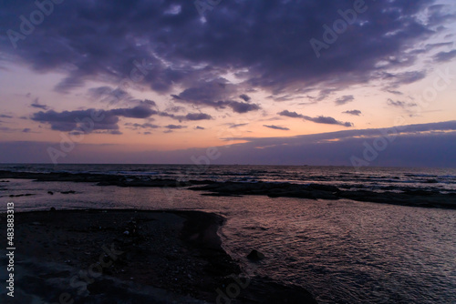 千葉の太平洋の美しい夜明け © Nobby Iwata