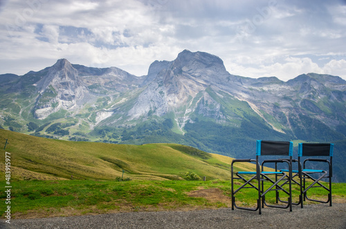 Deux chaises de camping au col d'Aubisque