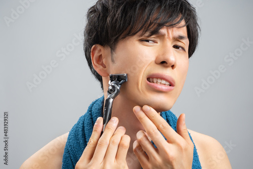 メンズシェービング　脱毛　メンズメイクイメージ	