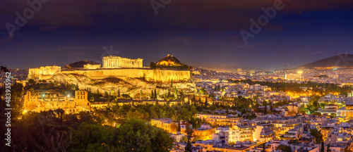 Obraz na płótnie Panorama of night Athens with Acropolis hill crowned by the Parthenon, Athens, Greece, Europe. The Old Acropolis is the main attraction of Athens. w salonie