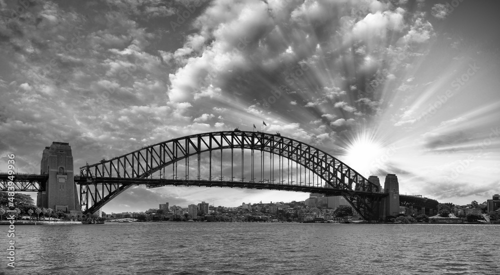 Naklejka premium Panoramic sunset view of Sydney Harbour Bridge, Australia.