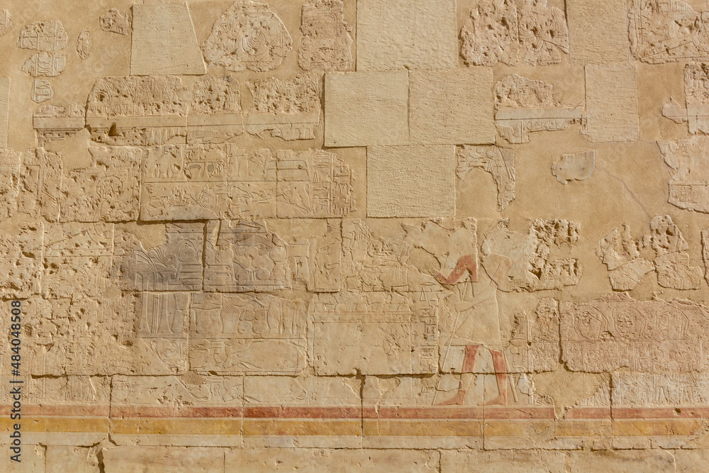 Obraz premium Wall of the temple of Hatshepsut at the Luxor's West bank, Egypt