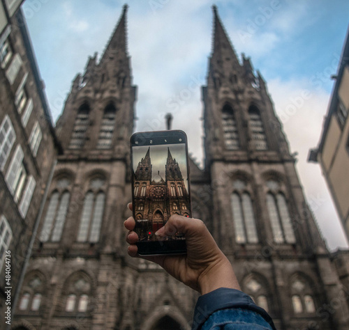 La cathédrale notre dame à Clermont-Ferrand en Auvergne photo