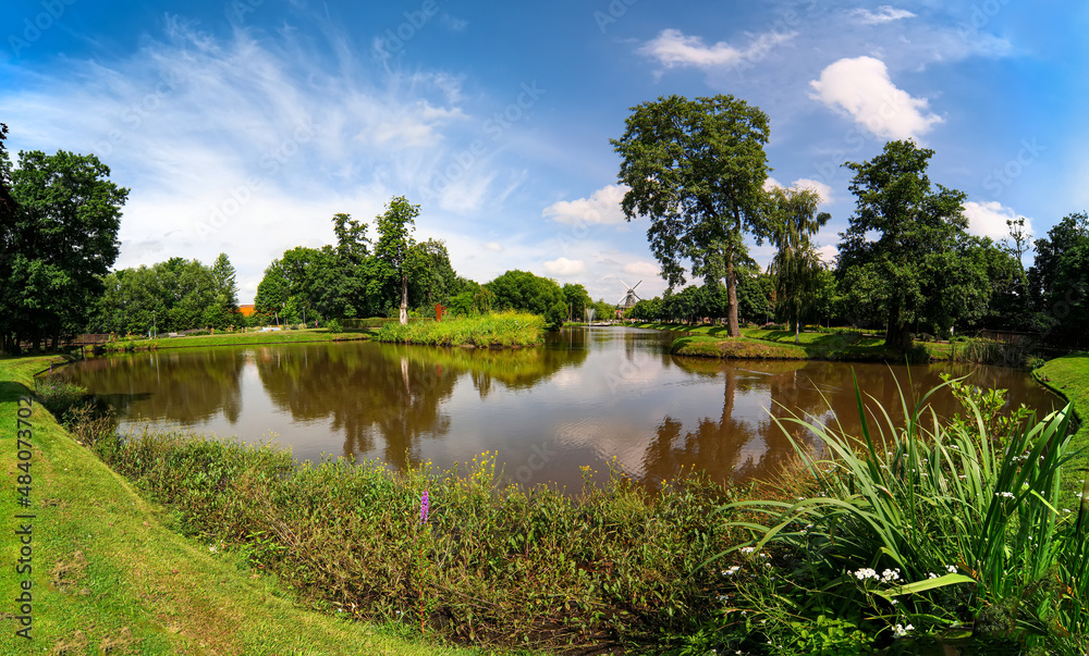 Fototapeta premium Papenburg im Emsland, Stadtpark