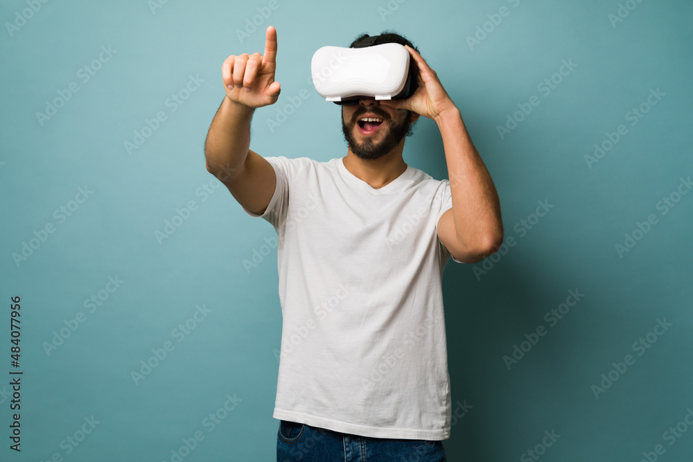 Having fun with virtual reality Having fun with virtual reality