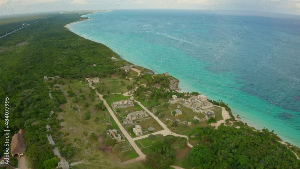 Ruinas Mayas en Tulum, la mezcla perfecta entre las cultura maya y el mar del caribe.