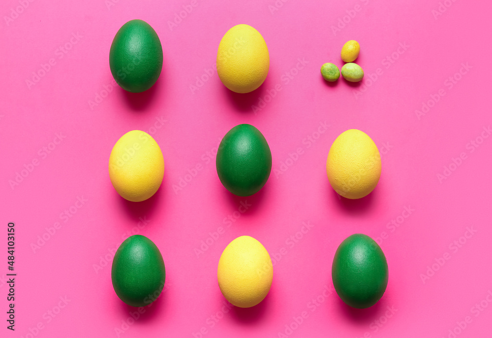 Obraz premium Different painted Easter eggs on color background