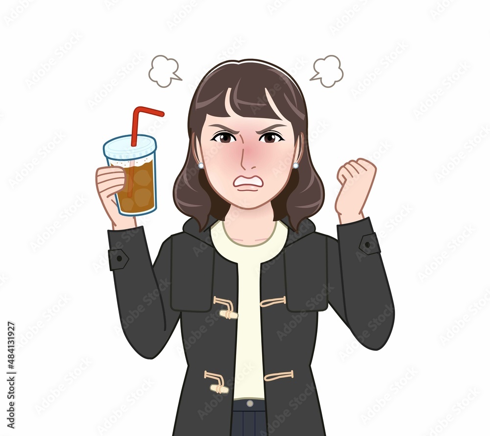 コーヒーを持って歩く女性