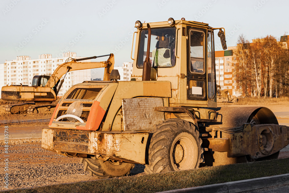 Heavy-duty vibratory roller for asphalt paving. Road construction. Construction of roads and urban transport communications. Heavy machinery. Heavy-duty vibratory roller for asphalt paving. Road construction. Construction of roads and urban transport communications. Heavy machinery.