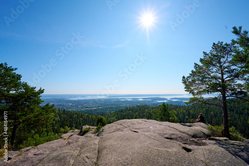 Blick auf den Oslo Fjord und auf Oslo von einer Aussichtsplattform wunderschönen Ausblick und blauen Himmel photo