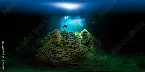 Anhumas Abyss dive photo