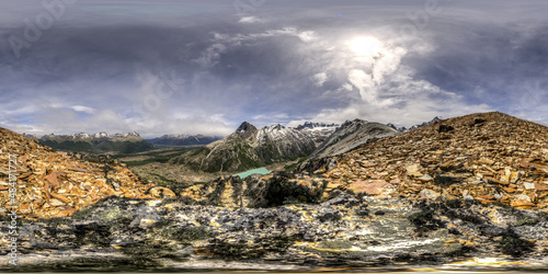 Cordón Toribio con vista de Laguna Esmeralda photo