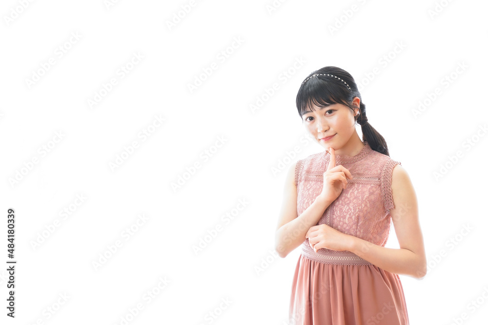披露宴に参加する若い女性 披露宴に参加する若い女性