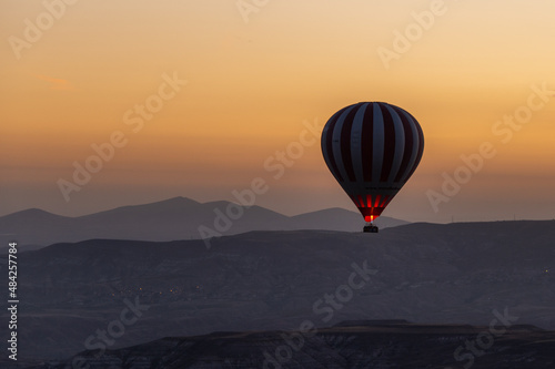 Sunrise balloon flight over Cappadocia © Lesli Woodruff