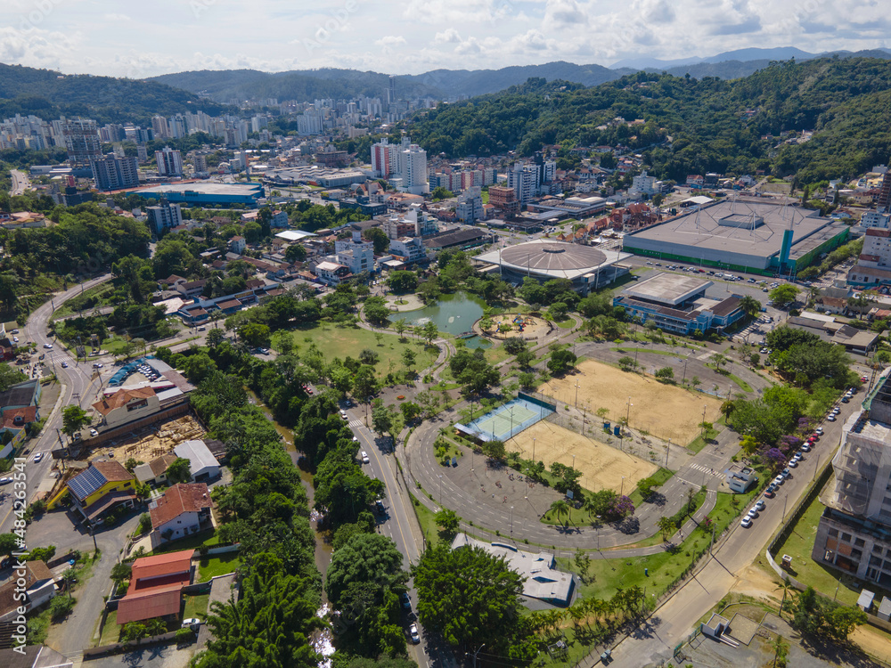 Vista aérea panoramica do Parque Ramiro Ruediger em Blumenau em Santa Catarina