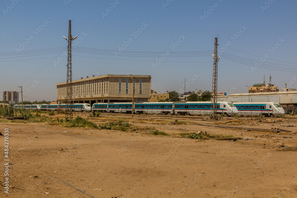 Obraz premium Trains at Khartoum Railway Station in Khartoum, capital of Sudan