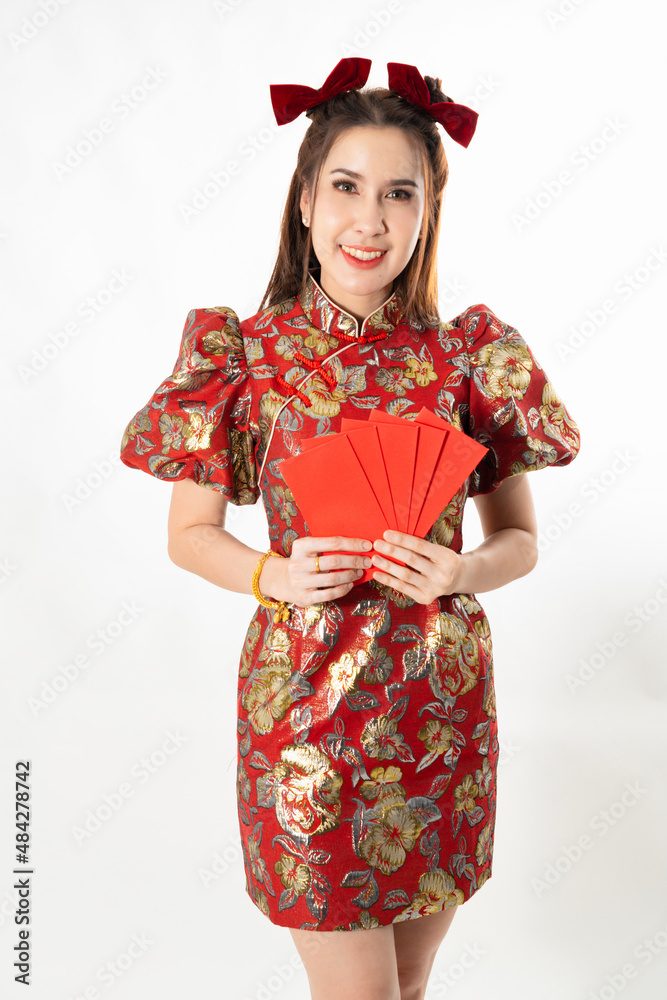 beauty woman wear cheongsam and take Red envelopes in chinese new year beauty woman wear cheongsam and take Red envelopes in chinese new year