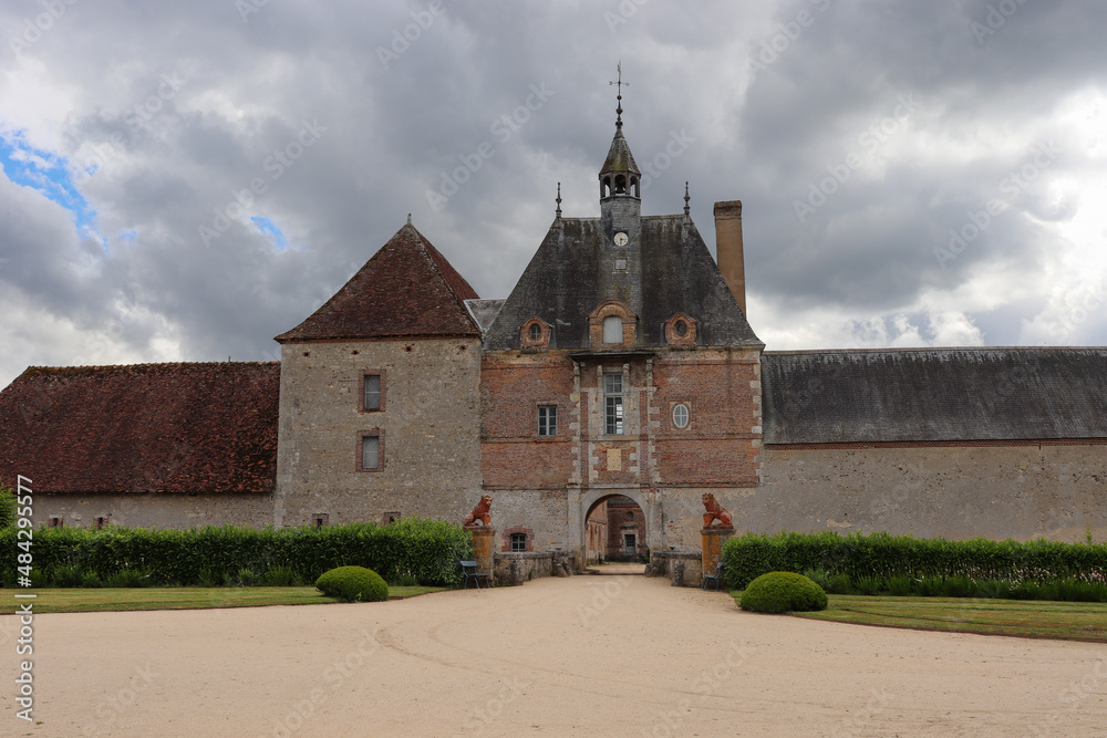 Centre - Loiret - Entrée du Château de La Bussière