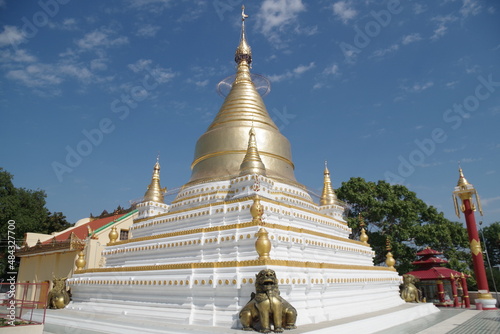 ミャンマー インワの仏教寺院