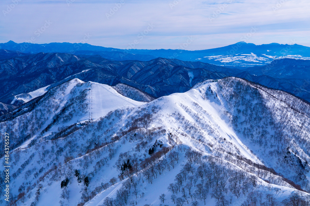 谷川岳の山頂からの眺望　厳冬期の稜線