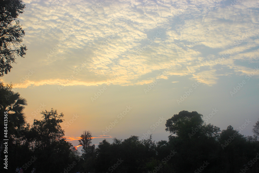 Fototapeta premium Dawn in Angkor Wat Jungle Sky