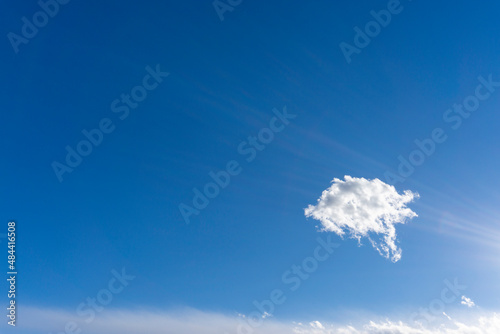Refreshing blue sky and cloud background material_08