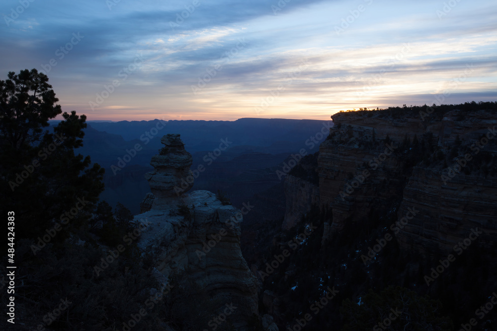 Fototapeta premium Sunrise over the Grand Canyon