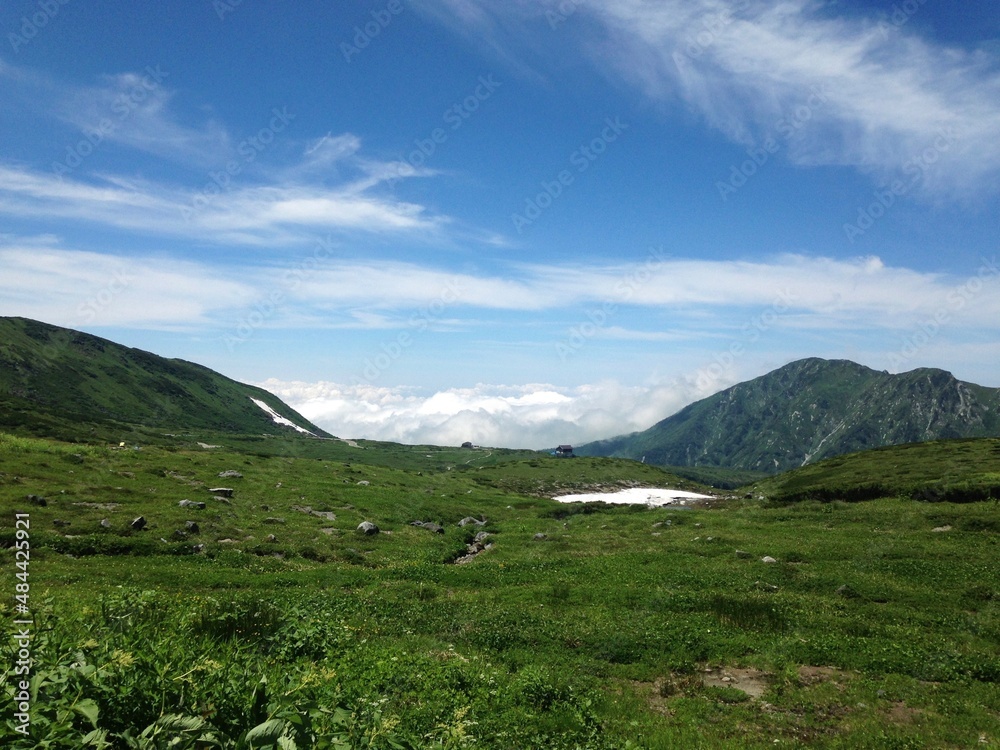 Fototapeta premium Japanese Alps Tateyama Mountain View Open Field