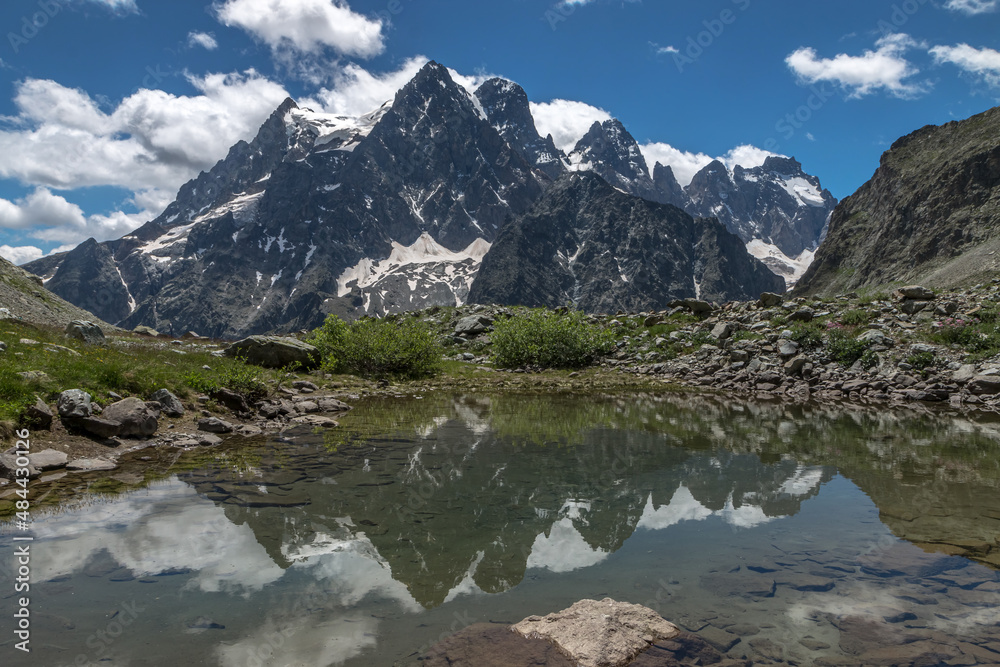 Le Pelvoux , Massif des Ecrins en été , Hautes-Alpes , France