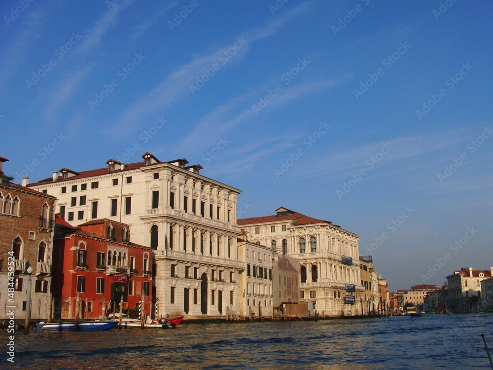 青空が美しい水の都　ヴェネチア