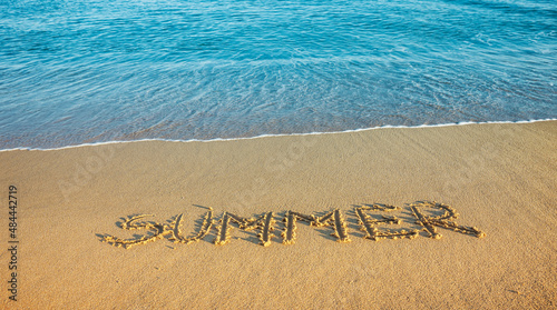 Das Wort summer in den Sand geschrieben  am Goldstrand in Bulgarien